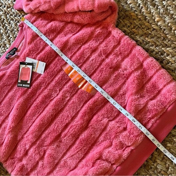Steve Madden Faux Fur Sweatshirt Top stripe medium tea rose pink - Picture 16 of 16